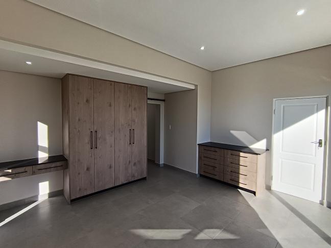 4 Bedroom Property for Sale in Hartenbos Heuwels Western Cape